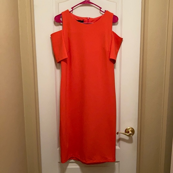 Alyx Dresses & Skirts - 🎉Price Drop! Size 10 Stylish Orange Cold Shoulder Dress